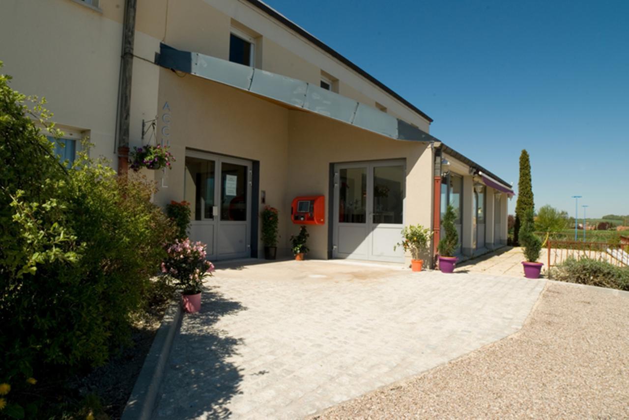 Logis Hotel Restaurant De La Madeleine Commercy Εξωτερικό φωτογραφία