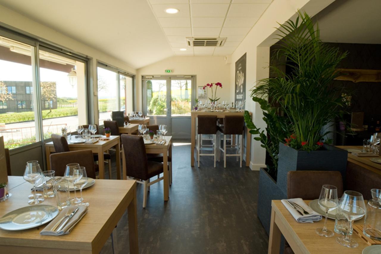 Logis Hotel Restaurant De La Madeleine Commercy Εξωτερικό φωτογραφία