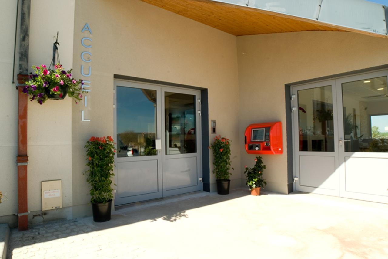 Logis Hotel Restaurant De La Madeleine Commercy Εξωτερικό φωτογραφία
